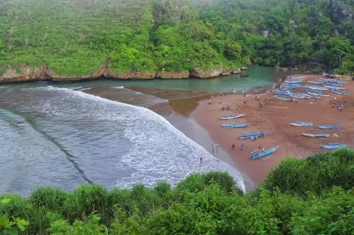 Beaches in Yogyakarta, Perfect Destinations with Exquisite White Sand and Stunning Ocean Views